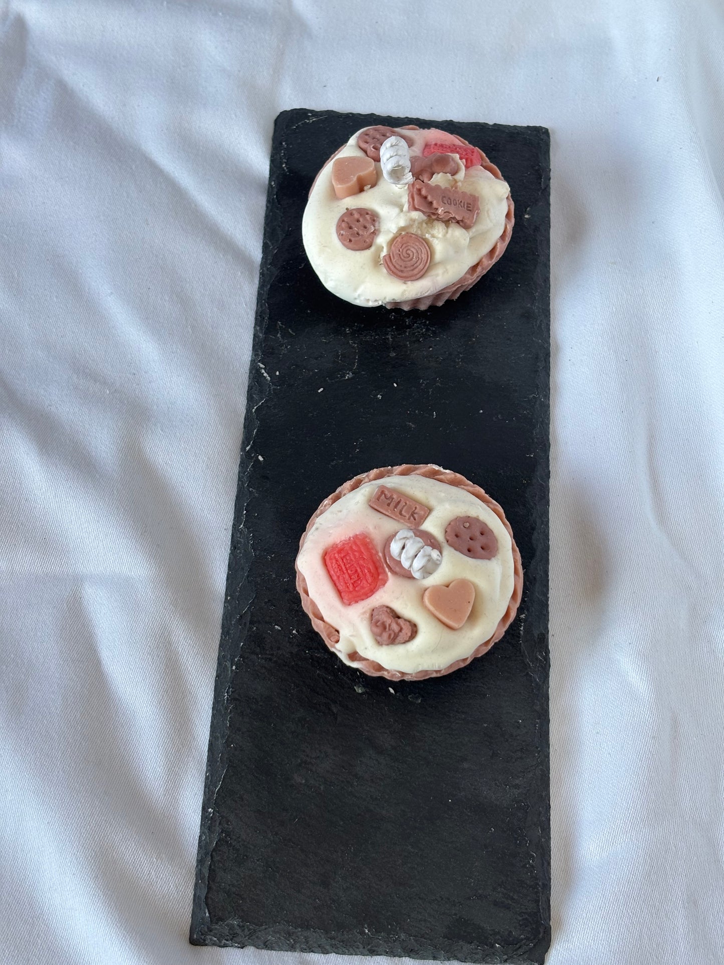 Velita pastelito de nata y galletas