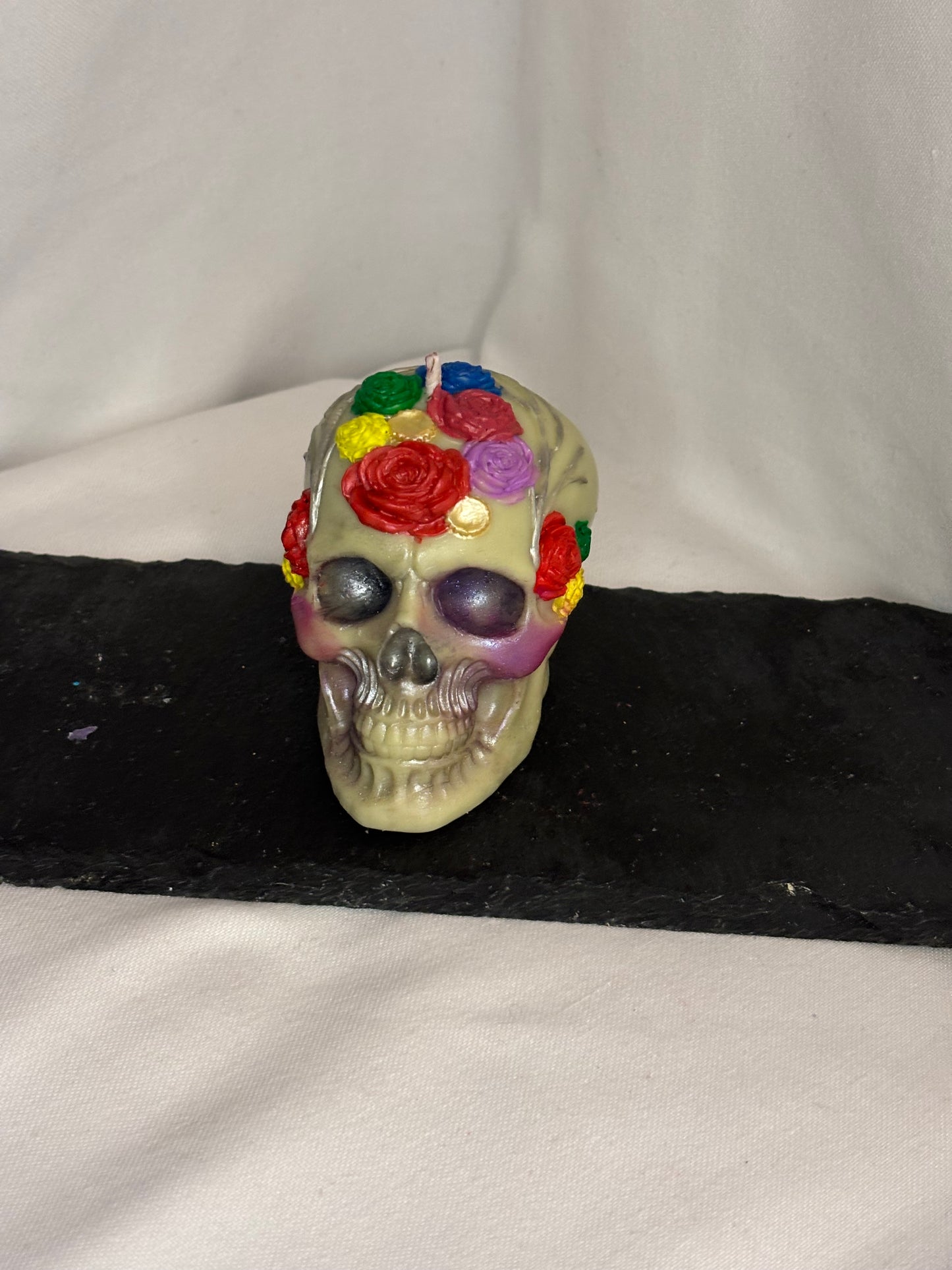 Vela de Calavera con corona de rosas