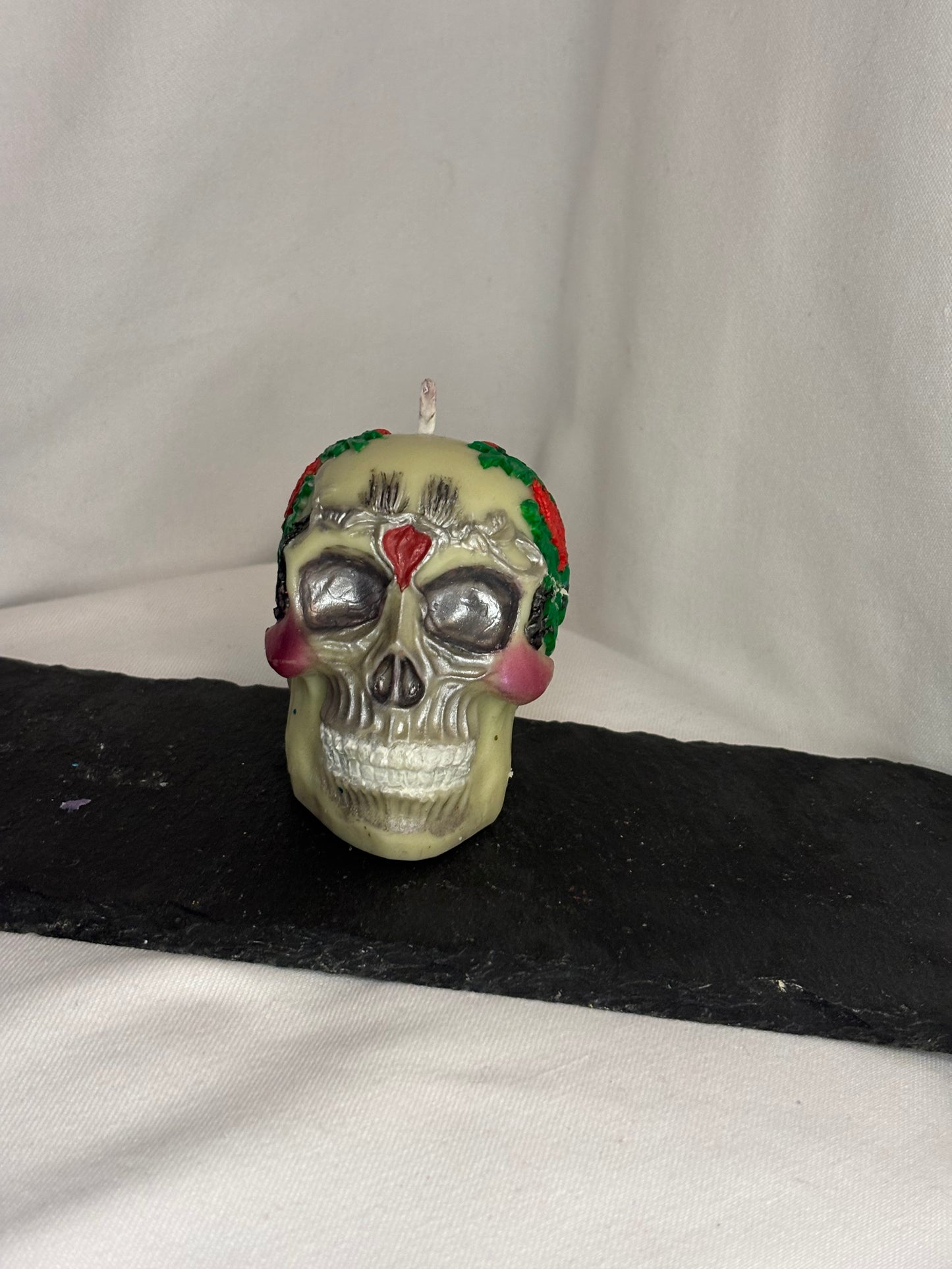 Vela de calavera con corona de espigas