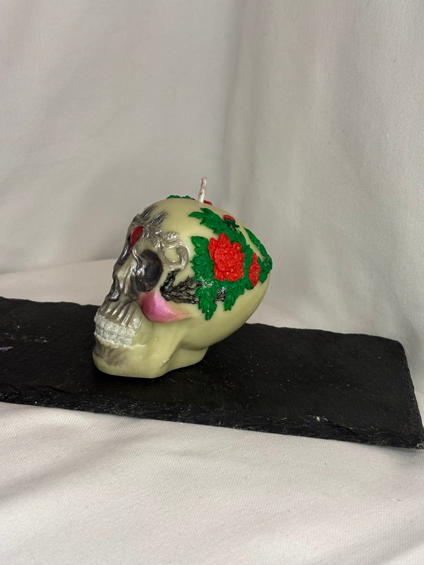 Vela de calavera con corona de espigas